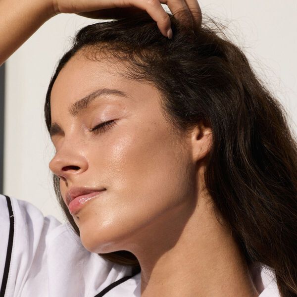 Gosh Copenhagen Shape Up - Жидкий бронзер - 14 мл — изображение 3